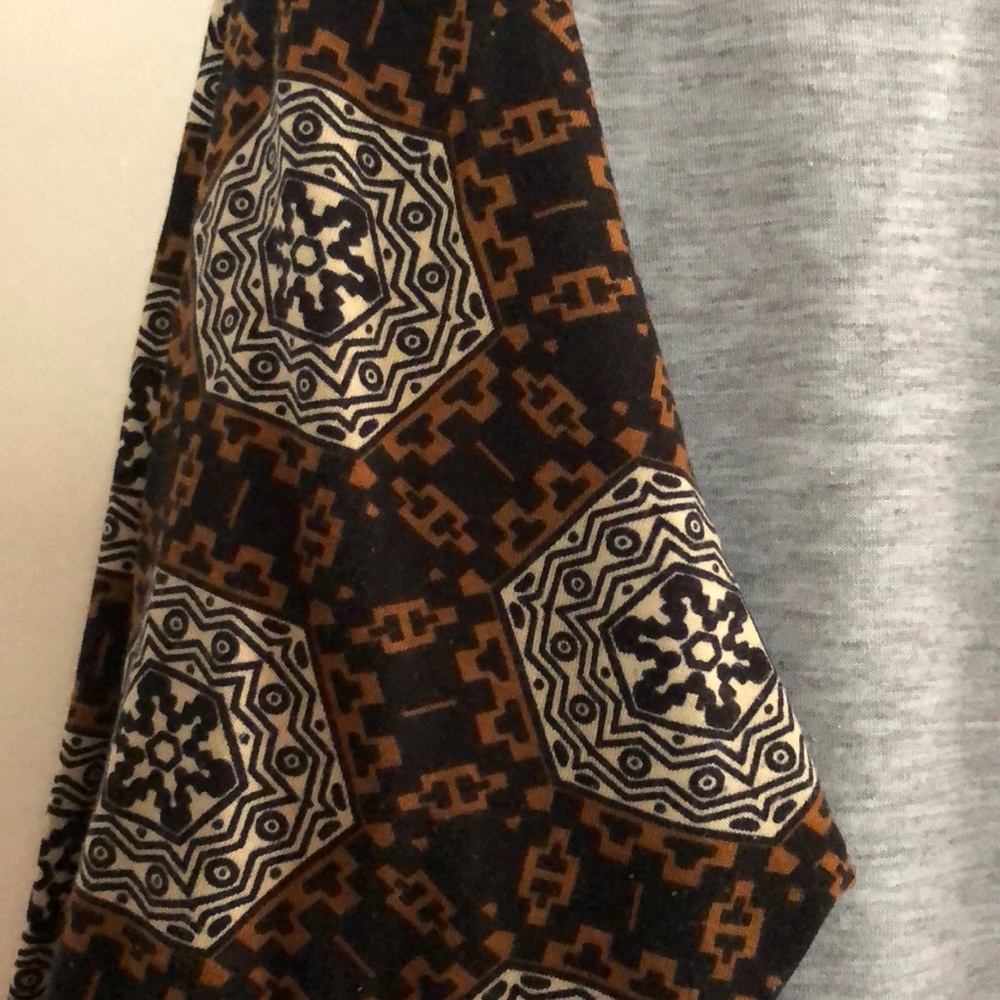 Lularoe Randy Baseball Tee - Picture 2 of 2